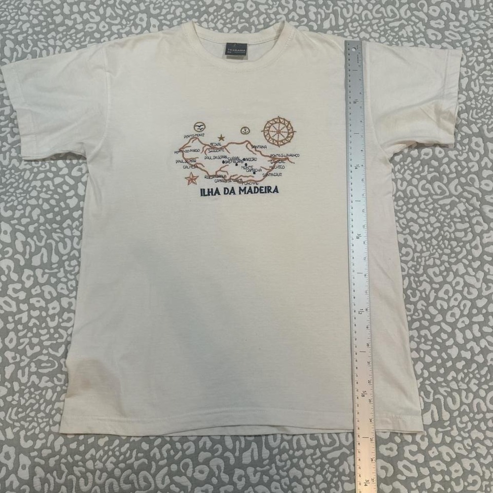 Vintage Madeira map cream t-shirt XS Spain #map‎ #island #tourist